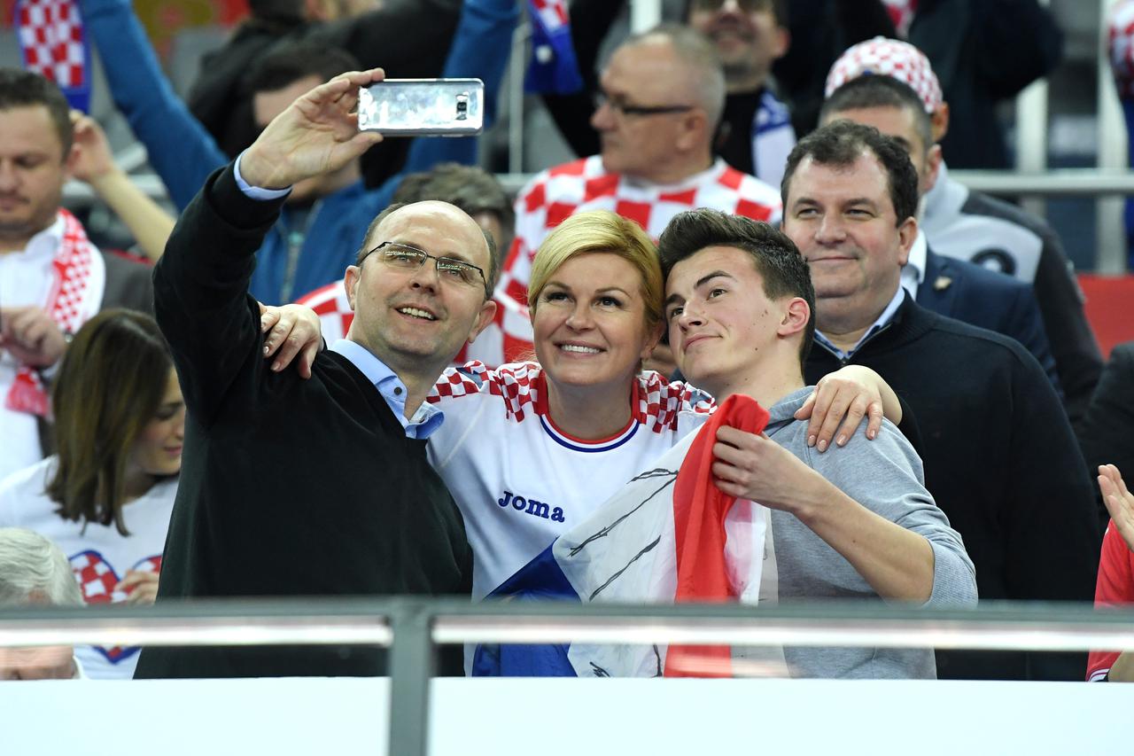 Poznati navijači na utakmici Hrvatska - Francuska
