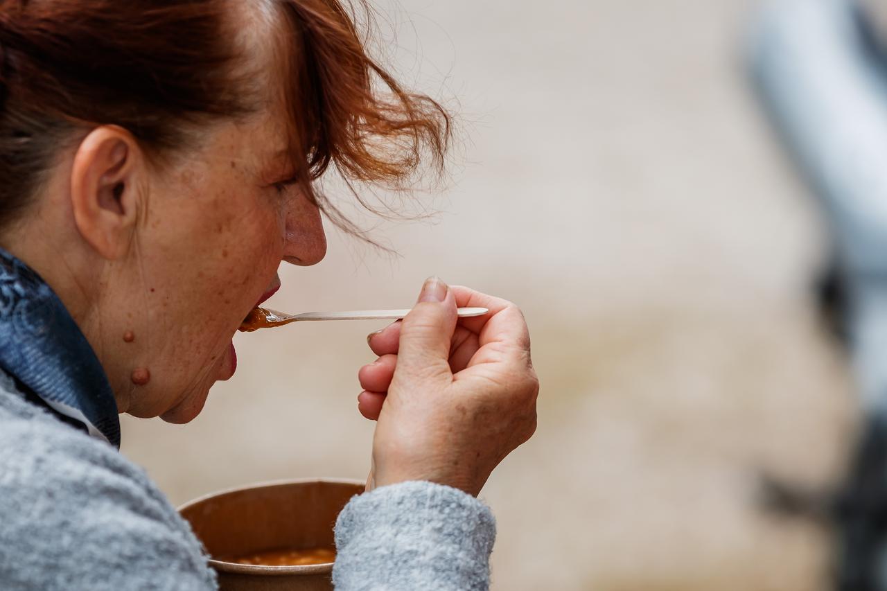 Split: Gradonačelnik Ivica Puljak dijelio grah na Marjanu povodom proslave Praznika rada