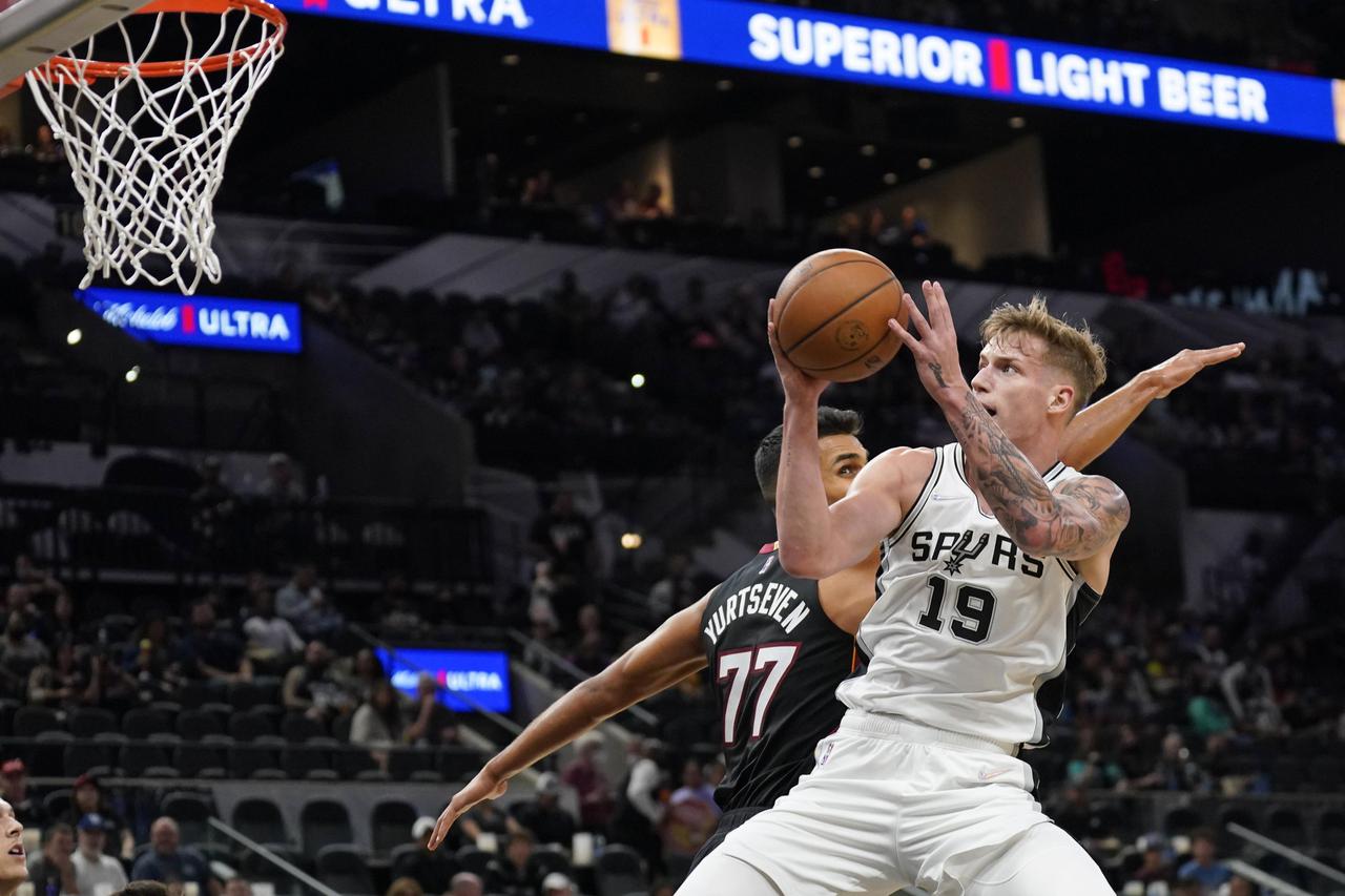 NBA: Preseason-Miami Heat at San Antonio Spurs