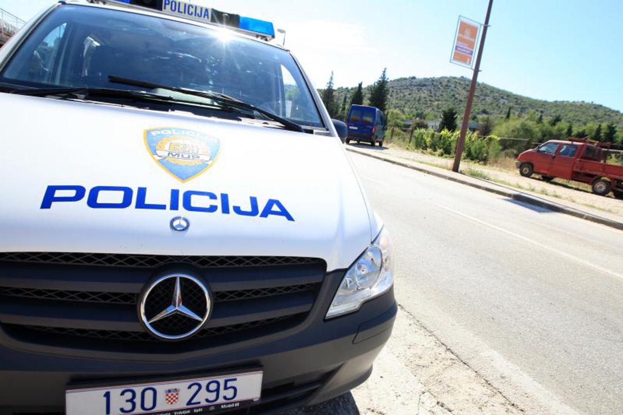 policija,policijski kombi