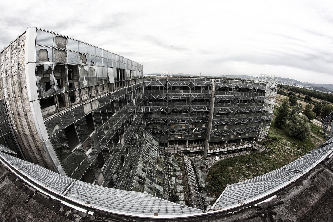 Zagreb: Devastirano i zapušteno gradilište Sveučilišne bolnice