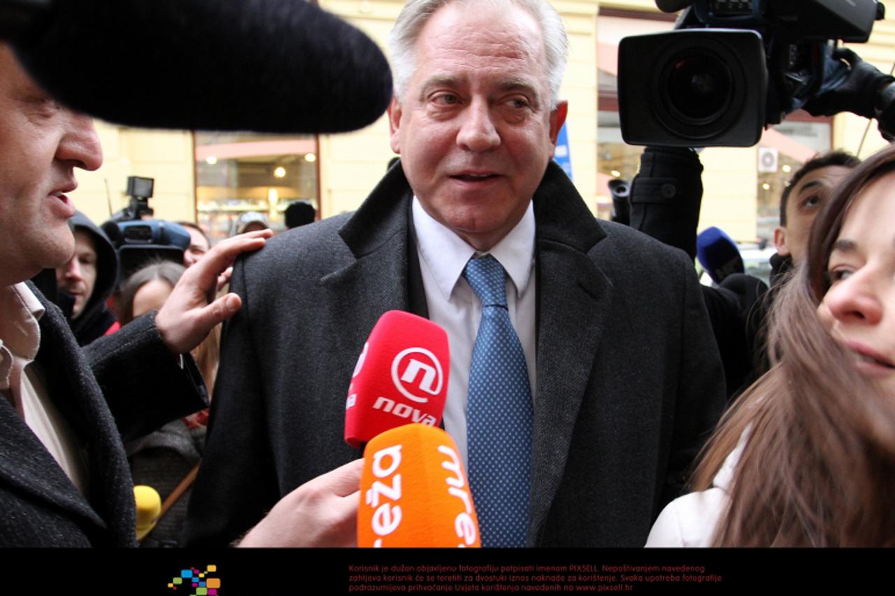 '20.11.2012., Zagreb - Ivo Sanader dolazi prema zgradi Zupanijskog suda na izricanje nepravomocne presude u predmetima Hypo i INA-MOL. Photo: Anto Magzan/PIXSELL'