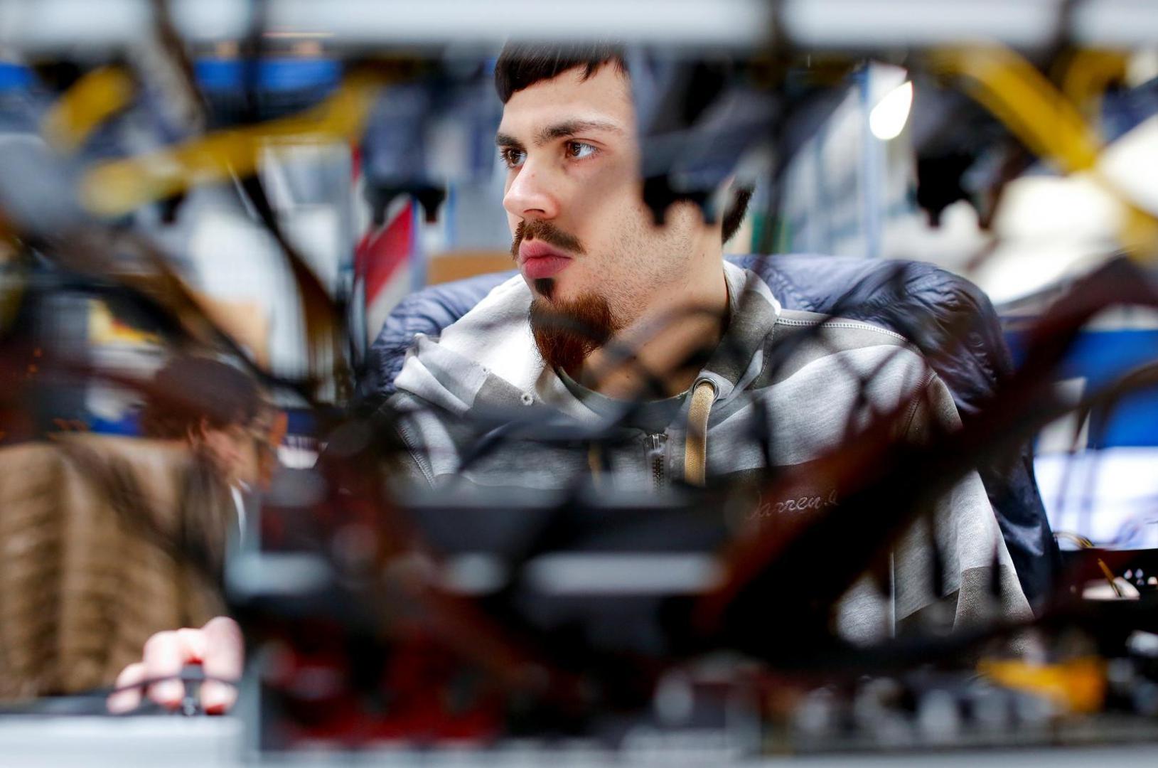 Kad bi se kojim slučajem nastavio ovakav rast proizvodnje, rudarenje  Bitcoina potrošilo bi svu svjetsku električnu energiju do veljače 2020. godine.