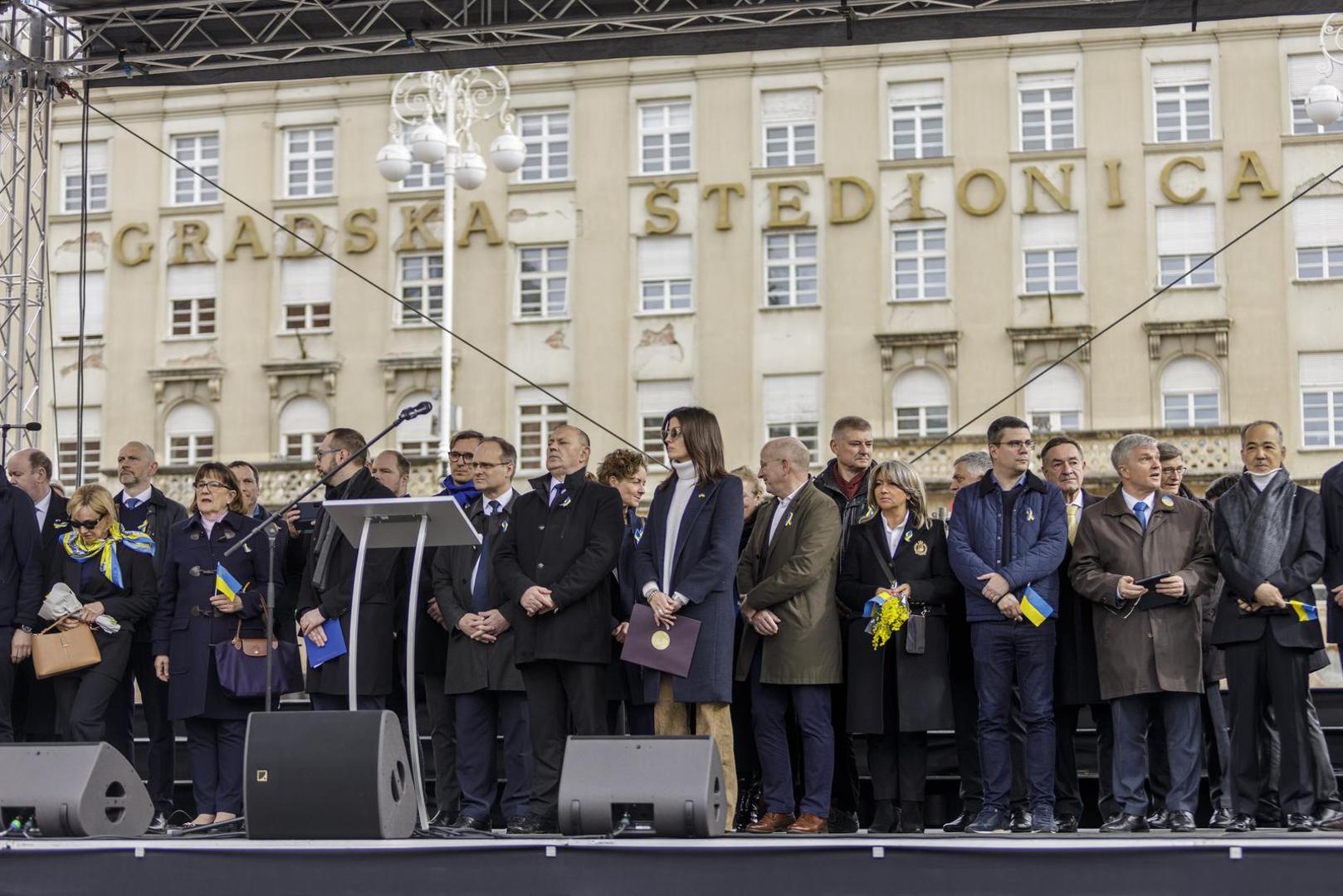 "Demokracija, suverenitet, teritorijalni integritet, ljudska prava i vladavina prava. Njihova pobjeda će biti i naša pobjeda", rekao je De Baets.
