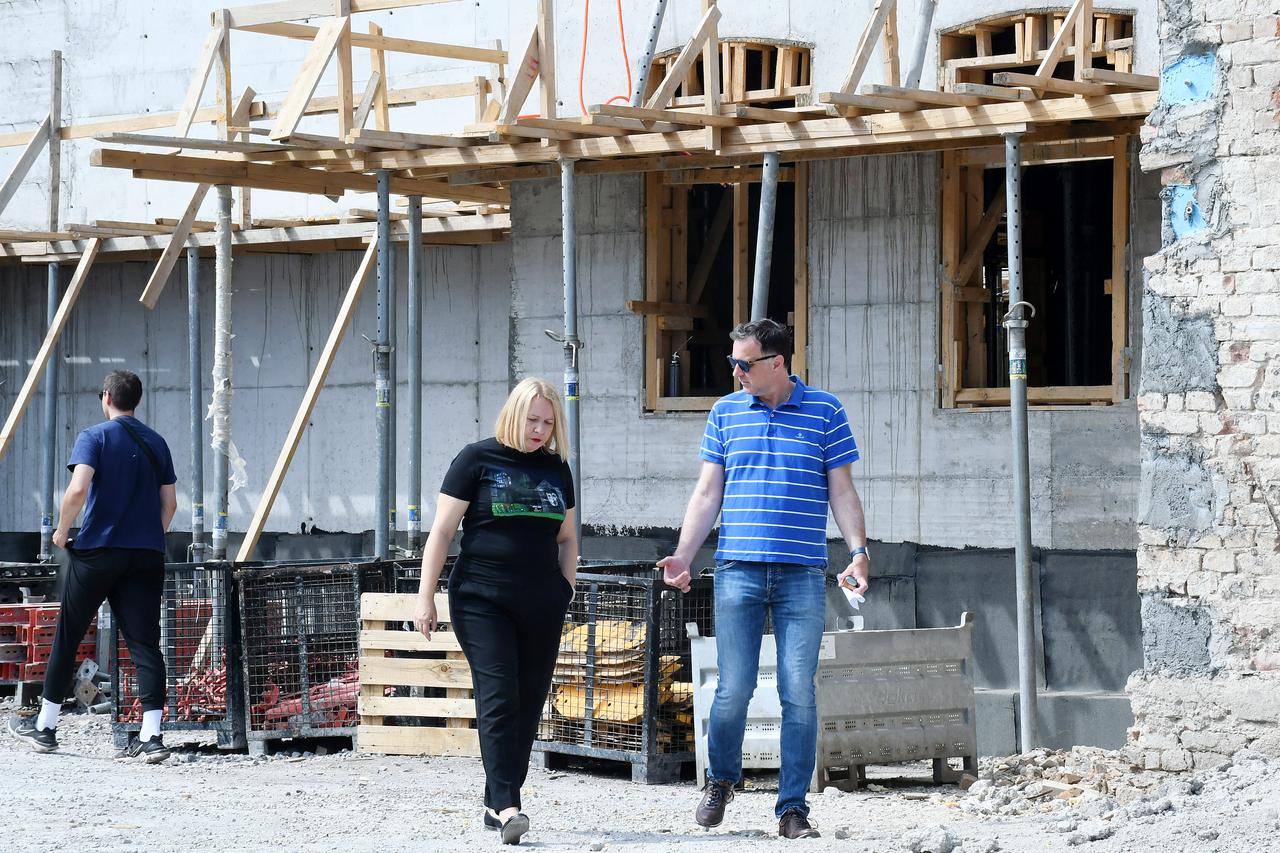 Sisak: Gradonačelnica Kristina Ikić Baniček u obilasku zgrade nekadašnje gradske Munjare koja će nakon rekonstrukcije postati planetarij