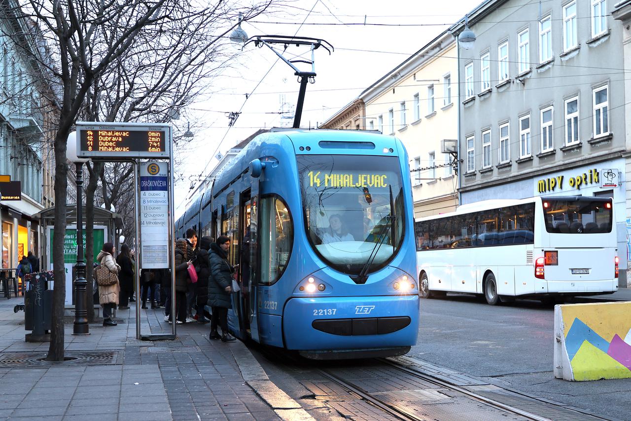 Zagreb:  Od danas svojim redovitim trasama ponovno voze tramvajske linije 8, 14 i 15