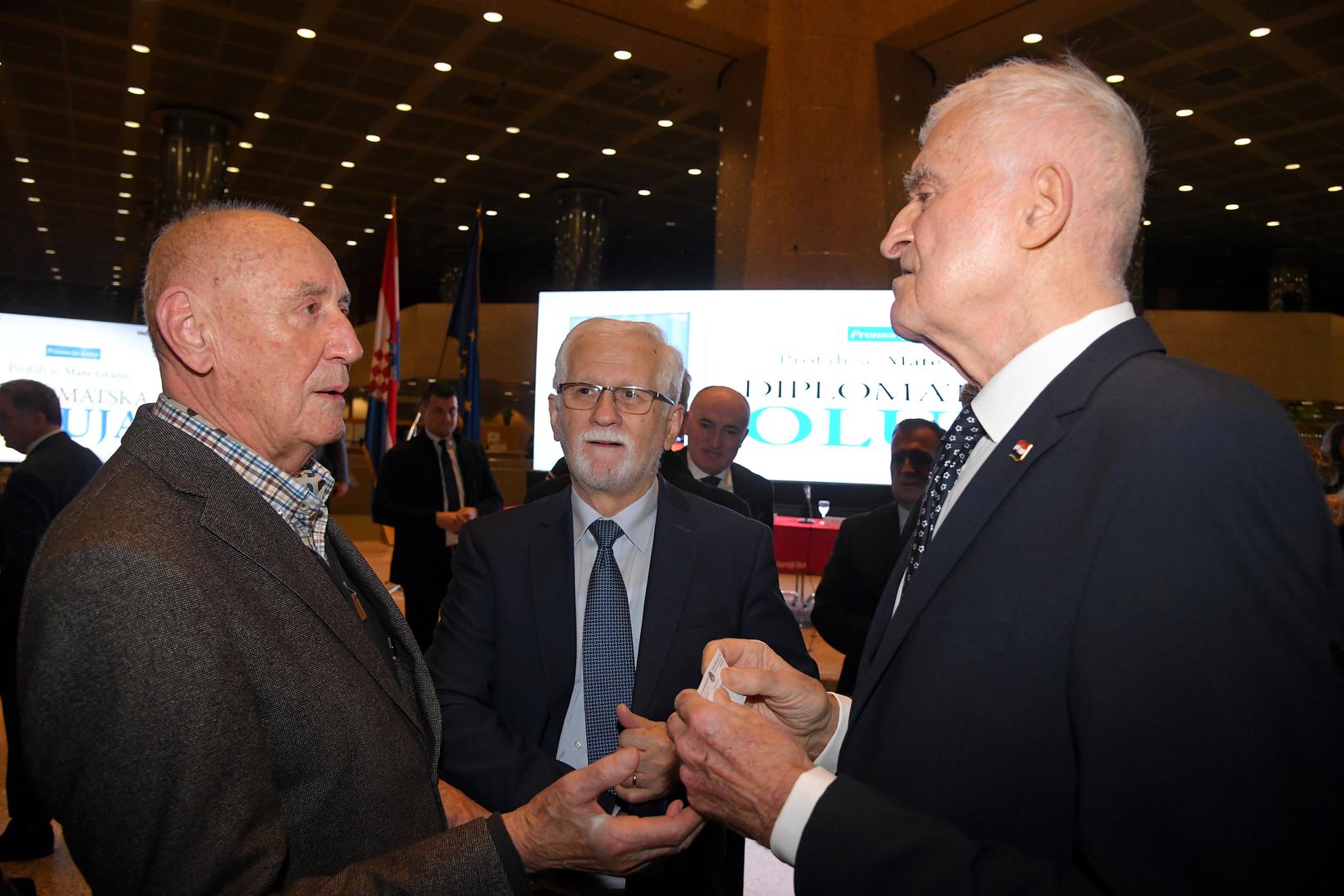 16.01.2023., Zagreb - U Nacionalnoj i sveucilisnoj knjiznici odrzana je promocija 2. dopunjenog izdanja knjige "Diplomatska oluja" Mate Granica. Zvonko Kusic Photo: Josip Regovic/PIXSELL