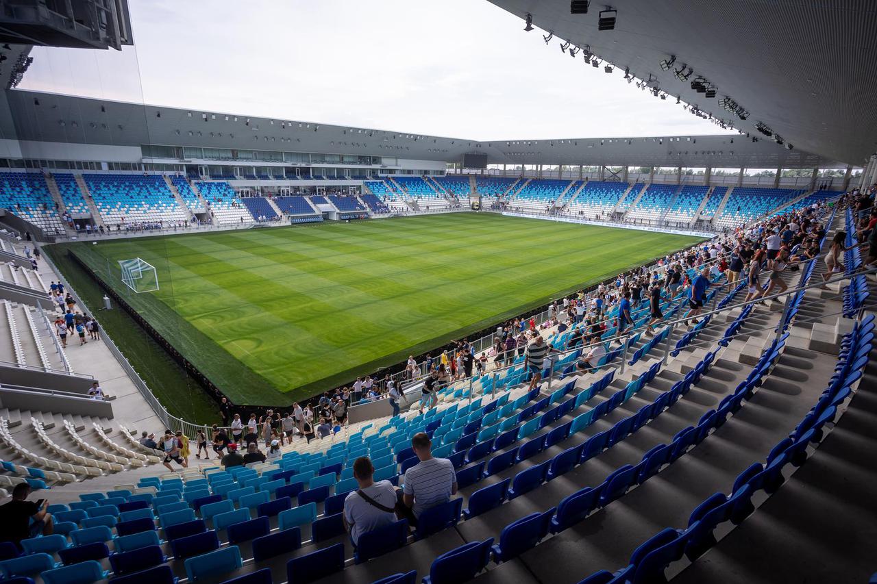 Osijek: Navijači uživali na otvorenom danu tribina novog stadiona