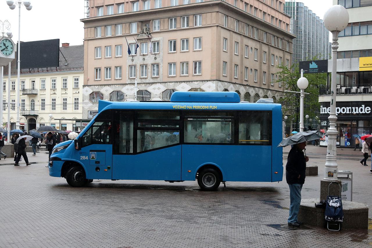 ZET je na nekim linijama pustio u promet novonabavljene minibuseve na prirodni plin 