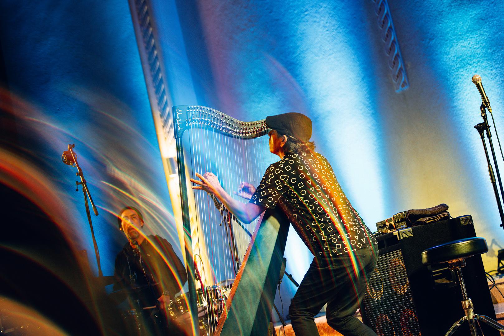 U Čakovcu je nastupio BEATrio jedinstveni sastav, koji čine američki bendžo virtuoz Béla Fleck, kolumbijski harfist Edmar Castañeda i meksički bubnjar Antonio Sánchez i pružio izvedbu koja je potvrdila zašto ih nazivaju "supergrupom"