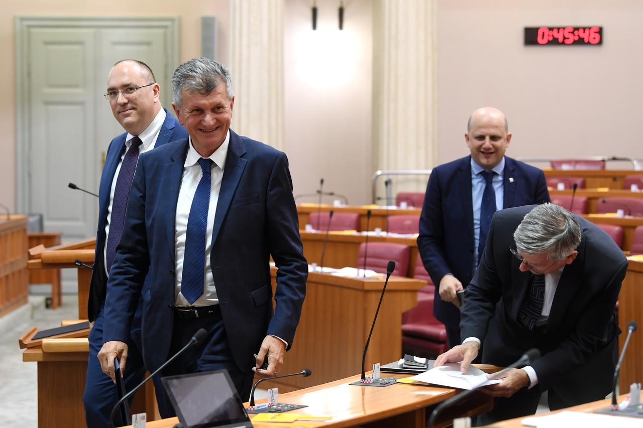 Rasprava o povjerenju ministru zdravstva Milanu Kujundžiću