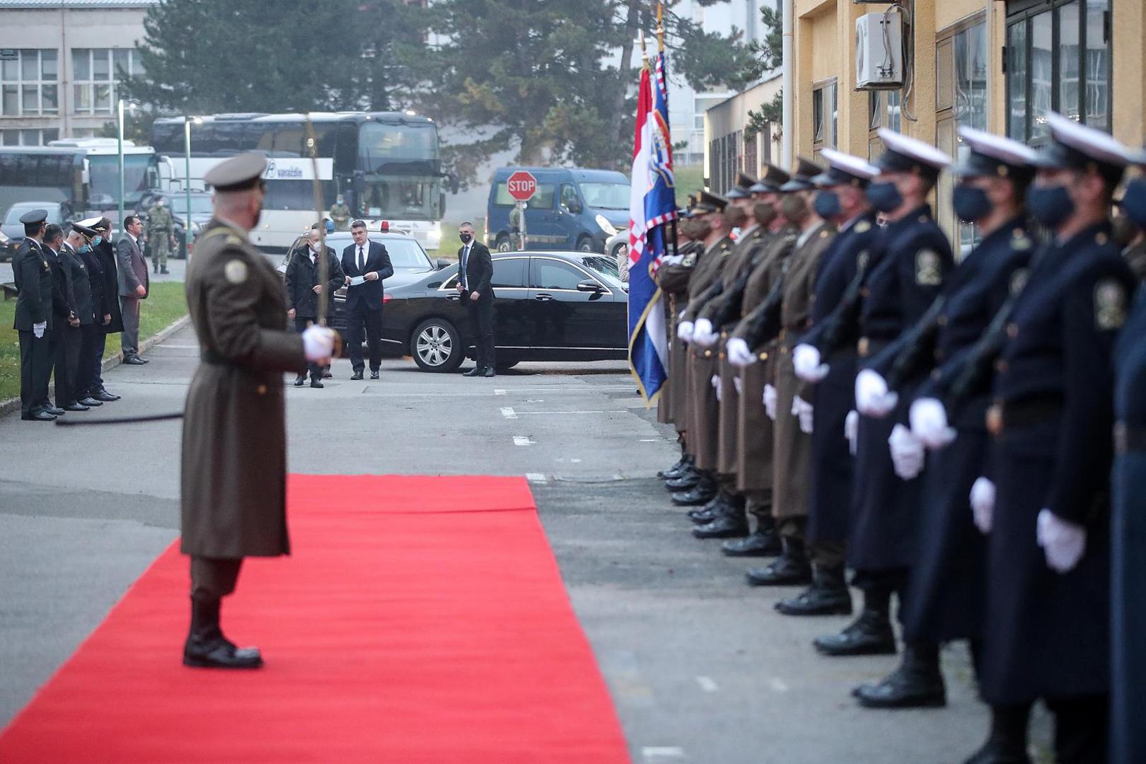 21.12.2020., Zagreb - Predsjednik Republike i vrhovni zapovjednik Oruzanih snaga Republike Hrvatske Zoran Milanovic, uz ministra obrane Maria Banozica i nacelnika Glavnog stozera Oruzanih snaga RH admirala Roberta Hranja sudjelovao je na obiljezavanju 29. obljetnice osnutka Hrvatskog vojnog ucilista Dr. Franjo Tudjman i svecanoj promociji polaznika preddiplomskih i diplomskih sveucilisnih studija Vojno inzenjerstvo i Vojno vodjenje i upravljanje, koja se odrzala u vojarni Petar Zrinski na Hrvatskom vojnom ucilistu Doktor Franjo Tudjman. Photo: Goran Stanzl/PIXSELL