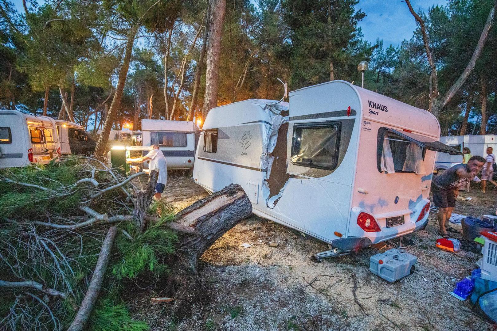 Gosti kampa Sirena srećom su izbjegli najgore posljedice