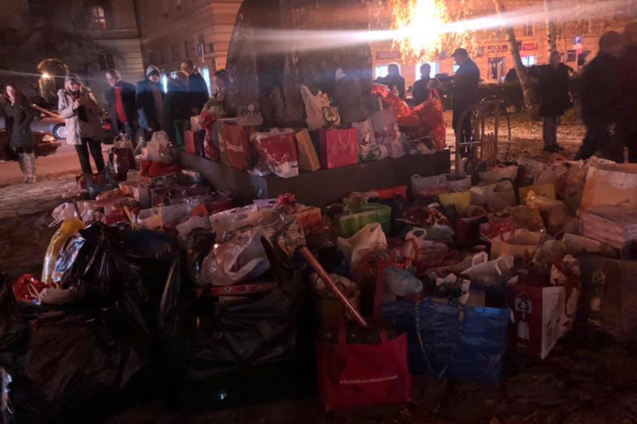 Građani velikog srca donirali poklone za siromašnu djecu u Glini