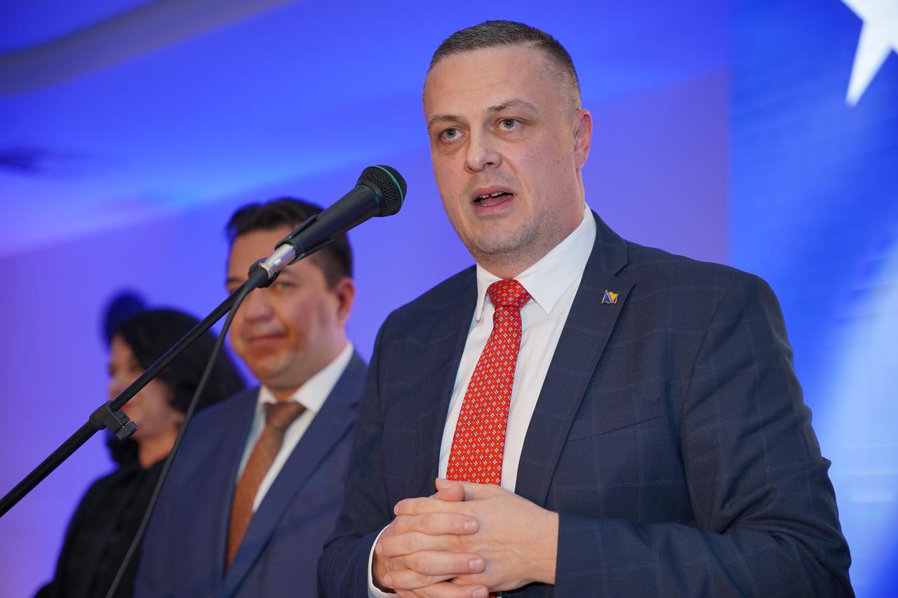 Prvi put u postdejtonskoj Bosni i Hercegovini u Banja Luci obilježen Dan državnosti BiH