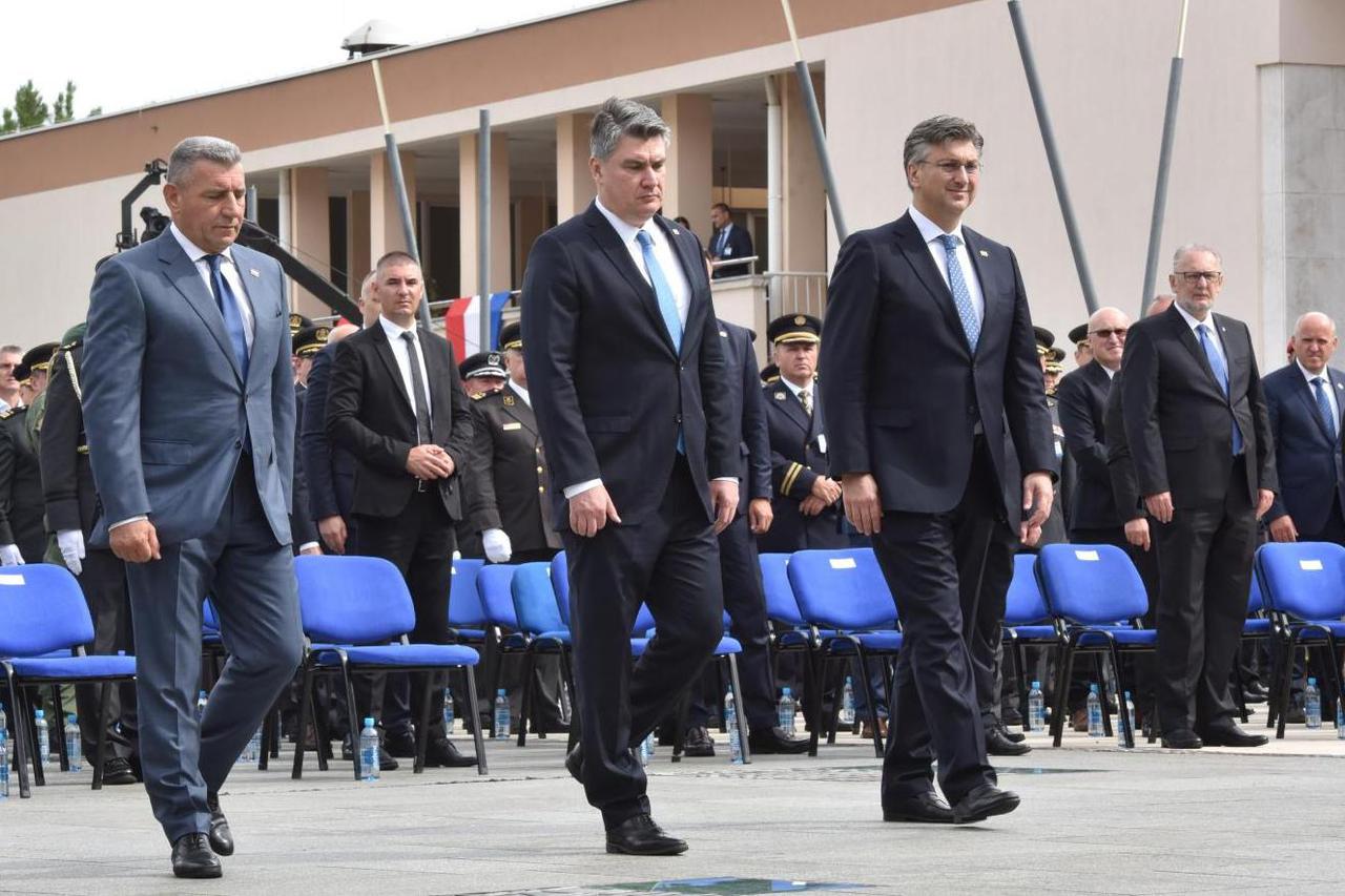 Polaganje vijenaca i govori Milanovića, Plenkovića, Jandrokovića i Gotovine u Kninu