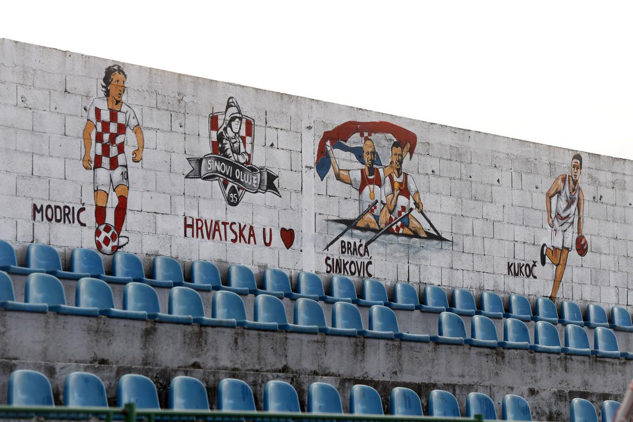 Knin: Stadion Dinara ukrašen muralima slavnih sportaša