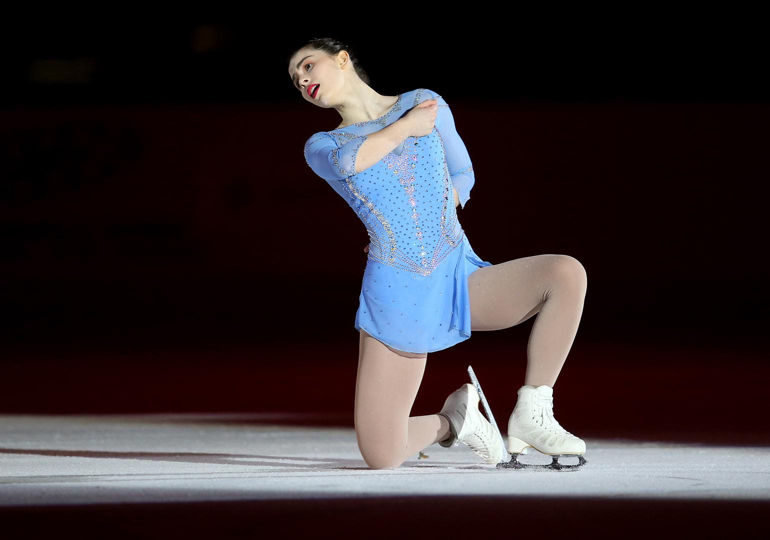 Katarina je primljena na sva četiri najbolja američka sveučilišta, polagala je S.A.T. testove te je bila među jedan posto studenata u svijetu. Na kraju je odabrala Harvard. Na uspješan rezultat utjecalo je i to što je odlična klizačica, a preporuke su dali i profesori iz škola u Zagrebu i Bruxellesu. Stipendiju su joj ponudila sva četiri sveučilišta, a iznosi dvostruko više nego što je iznosila godišnja plaća hrvatske predsjednice.