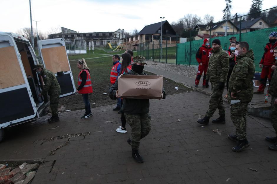 Petrinja - Centralno skladište Crvenog križa gdje se sakuplja sva pomoć za stradale u potresu