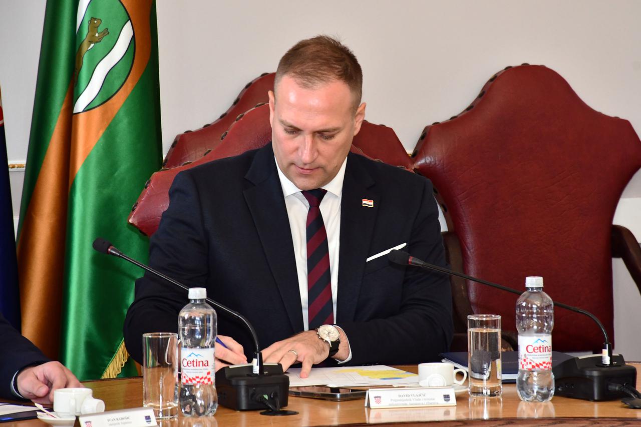 Požega: Ministar Vlajčić na sastanku s predstavnicima jedinica lokalne i regionalne samouprave na temu afričke svinjske kuge