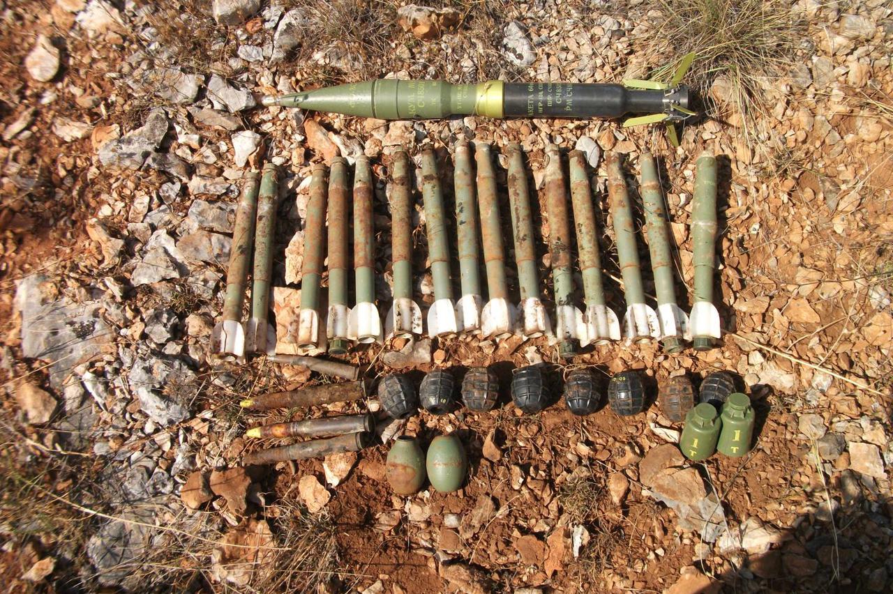 jama, eksplozivne naprave