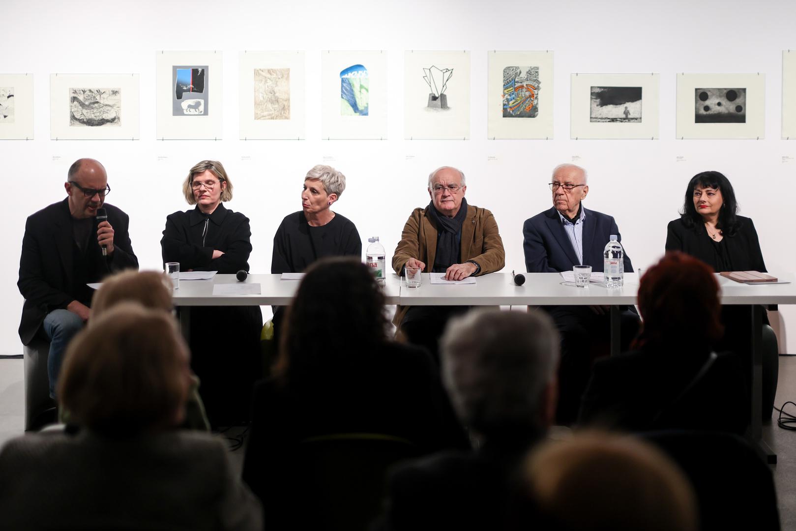 18.02.2025., Zagreb - Predstavljanje pjesnicko-graficke mape "List je covjek koji hoda zrakom: hommage Luku Paljetku" kolekcionara i promicatelja graficke umjetnosti Boze Biskupica u Muzeju suvremene umjetnosti. Suvremeni hrvatski i slovenski likovni umjetnici i umjetnice u raznim grafickim tehnikama vizualizirali su svoj dozivljaj Luka Paljetka u 34 grafike, akvarel i fotografski ispis, te 17 pjesama. visa kustosica Kristina Bonjekovic Stojkovic, ravnateljica MSU Vesna Mestric, akademik Kresimir Nemec, Bozo Biskupic Photo: Igor Kralj/PIXSELL