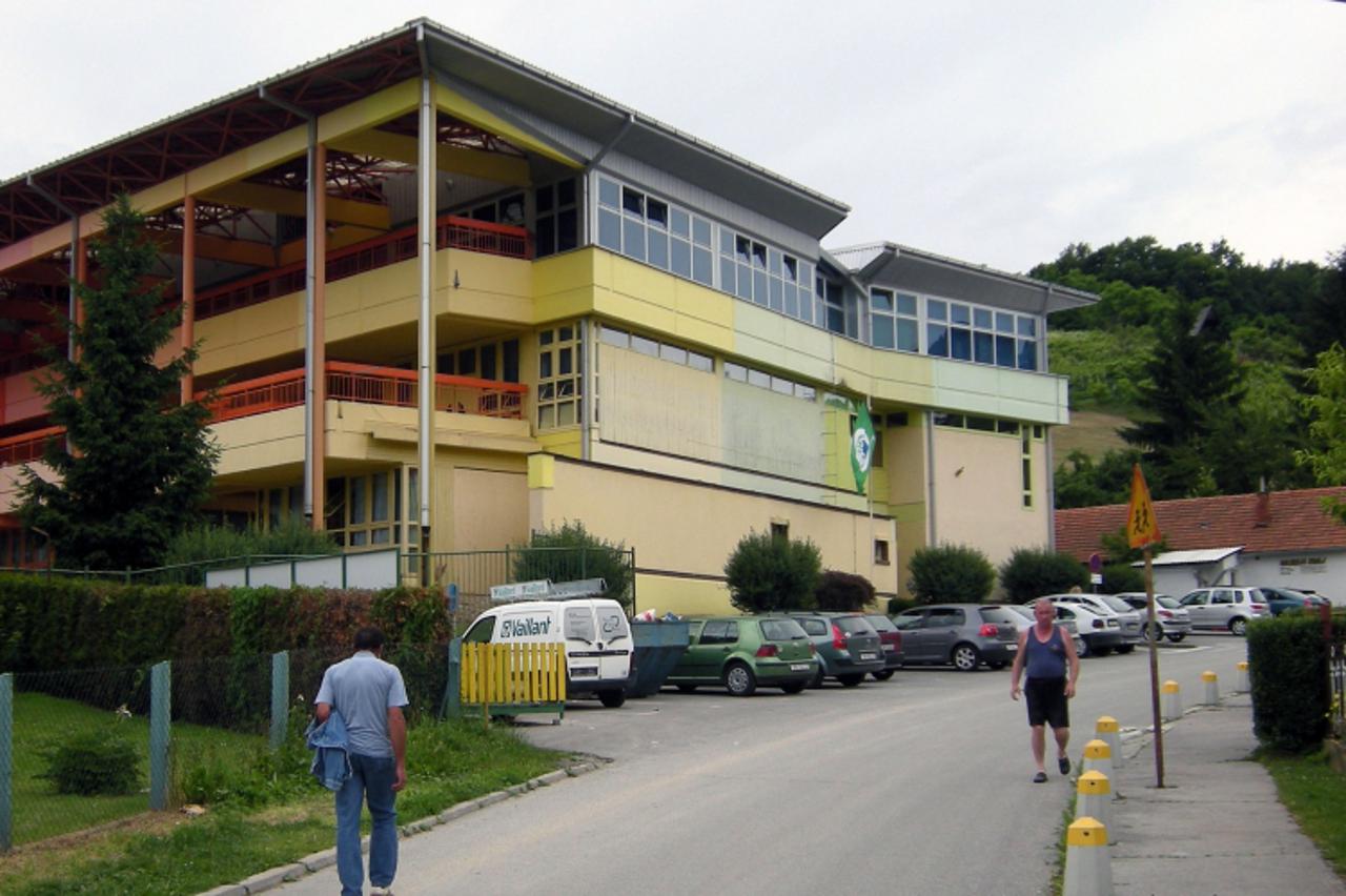 '                               '