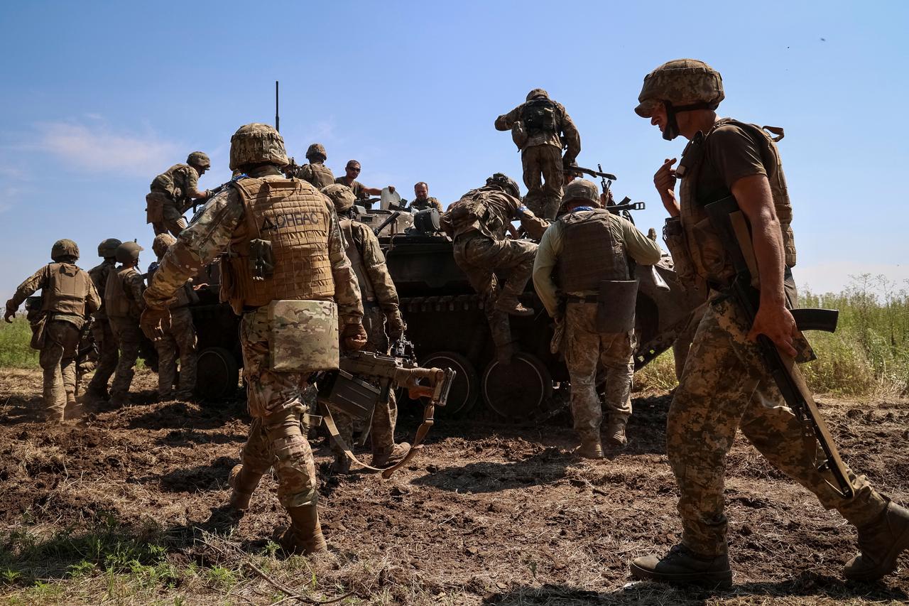 Ukrainian service members are seen in Zaporizhzhia region