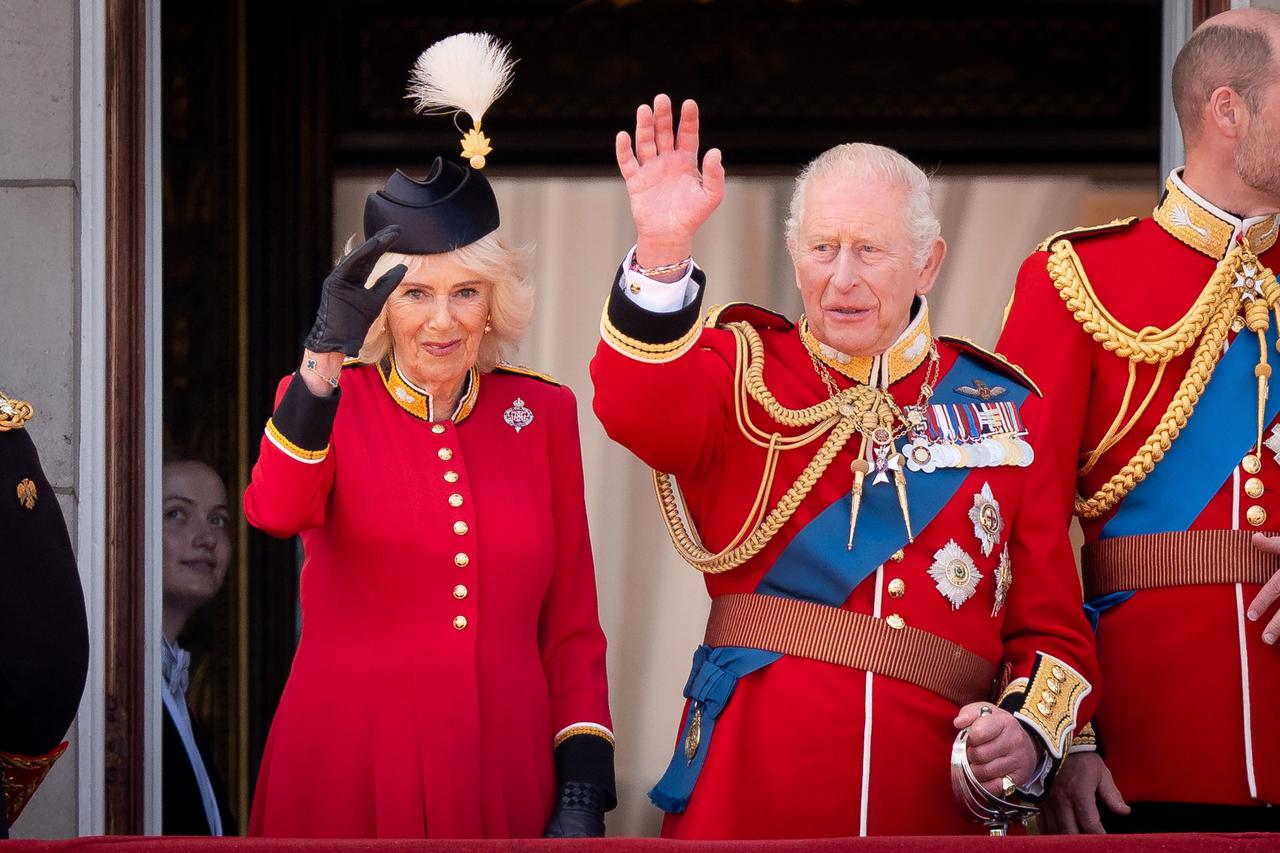 Kralj Charles i kraljica Camilla priredili prijem povodom povratka HMS Prince of Wales