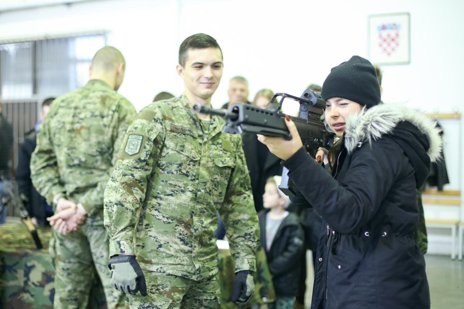 ...kao i daljnjim mogućnostima razvoja karijere u Oružanim snagama Republike Hrvatske.

