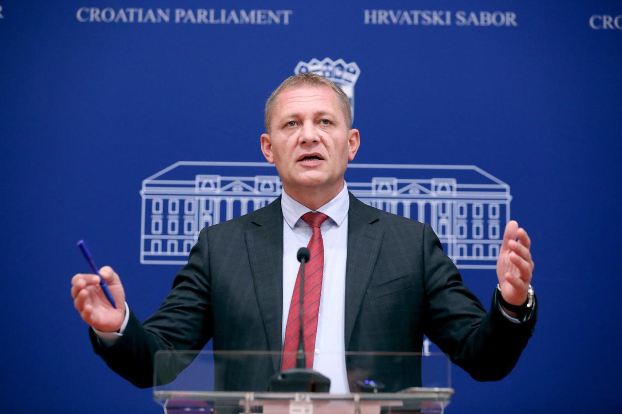 Zagreb: Beljak upozorio Vladu na "ve? pripremljenu novu plja?ku od 2,5 milijarde kuna"