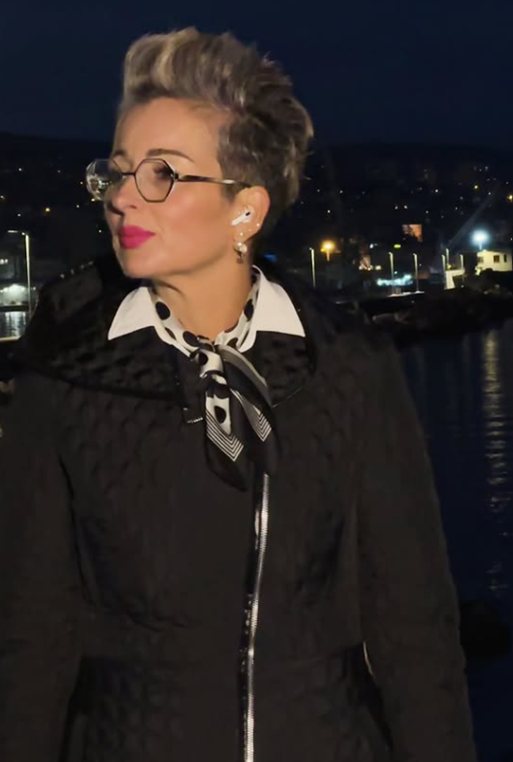 "Martinu Linarić, nutricionisticu, upoznala sam posve slučajno na jednom snimanju prošlog ljeta! I to mi je promijenilo sve. Bio mi je to zdravstveno loš period, hormoni divljali, inzulinska rezistencija izvan kontrole, a kilogrami su se samo slagali! I uz sve moje pokušaje, stalno sam bila u začaranom krugu! Dok me Martina nije uzela pod svoje. Uveli smo lagane šetnje, Martina mi je složila jelovnik. Polako sam krenula, no sigurno! 