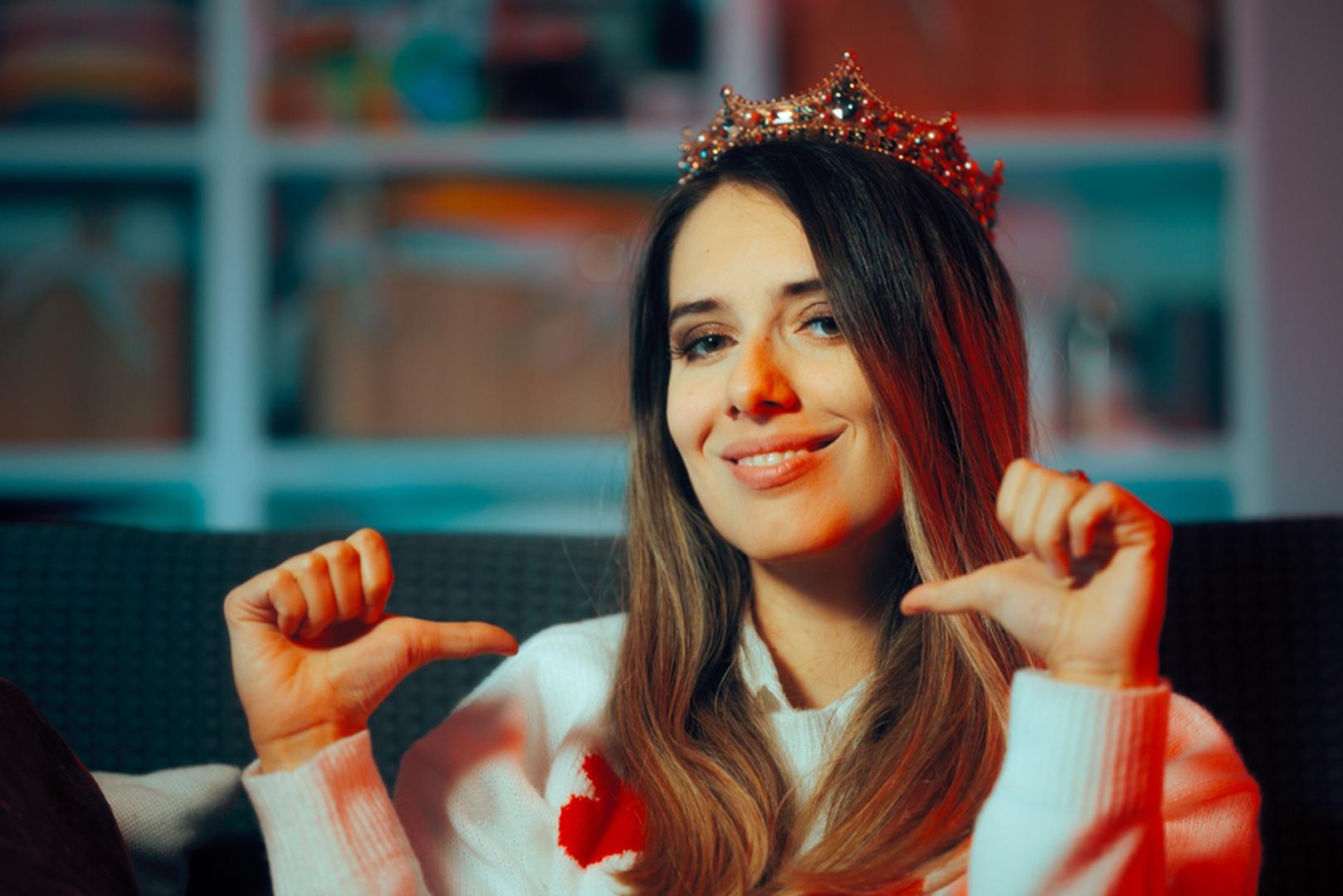 Danas počinje astrološka vladavina Lava kojeg mnogi nazivaju 'najumišljenijim' horoskopskim znakom. Naravno, ništa ne treba generalizirati i nisu svi Lavovi isti, no činjenica je da su posebni i zanimljivi. To i ne čudi, s obzirom da je Lav peti znak zodijaka, a njime vlada Sunce, simbol života, svjetlosti i energije. 