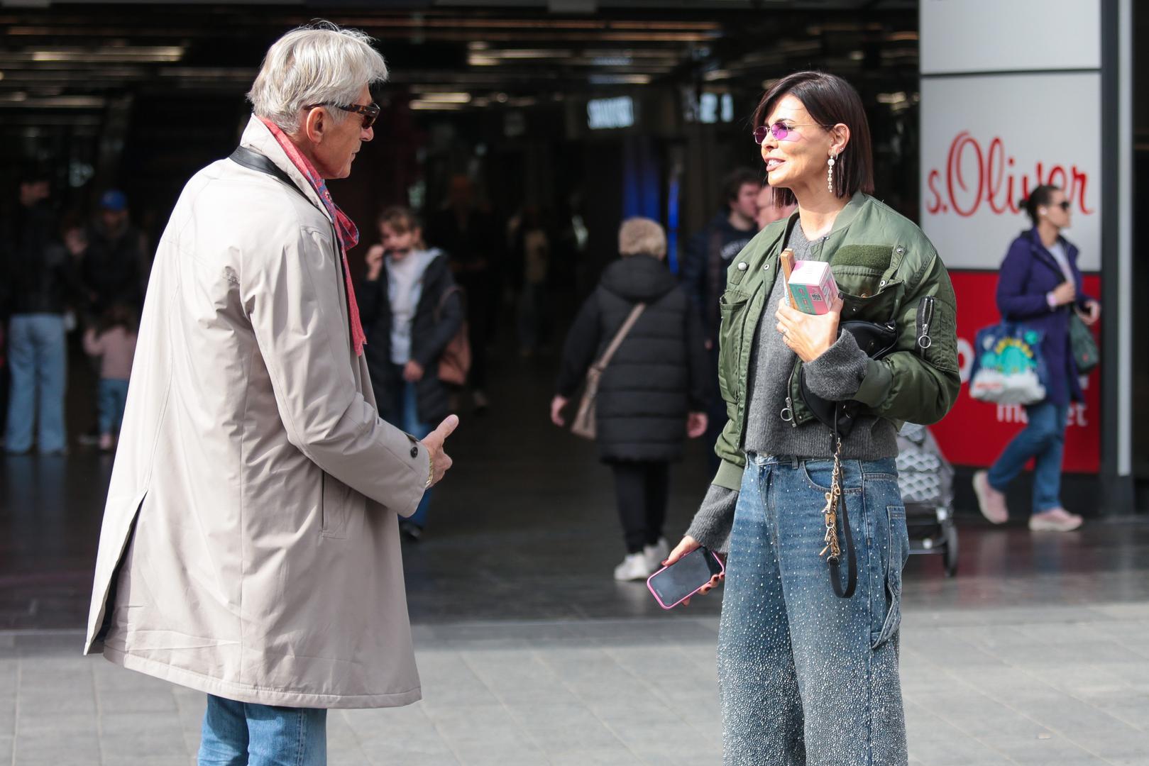 Ono što su naše kamere uhvatile jest zagrljaj s našom slavnom nekadašnjom misicom - Anicom Kovač.