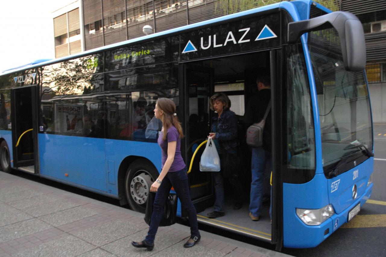 \'za gradsku ..09.04.2009. novi autobusi zet-a za veliu goricu.. Photo: Miso Lisanin/Vecernji list\'