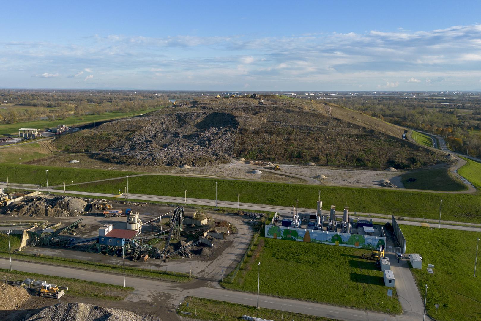15.11.2023., Zagreb - Fotografija iz zraka odrona smeca na odlagalistu otpada Jakusevac. Photo: Luka stanzl/PIXSELL