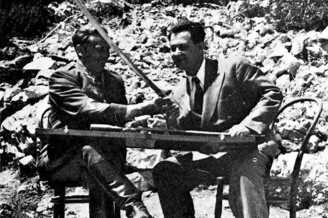 storyeditor/2025-03-11/tito-pokazuje-sablju-subasicu-d52098.jpg
