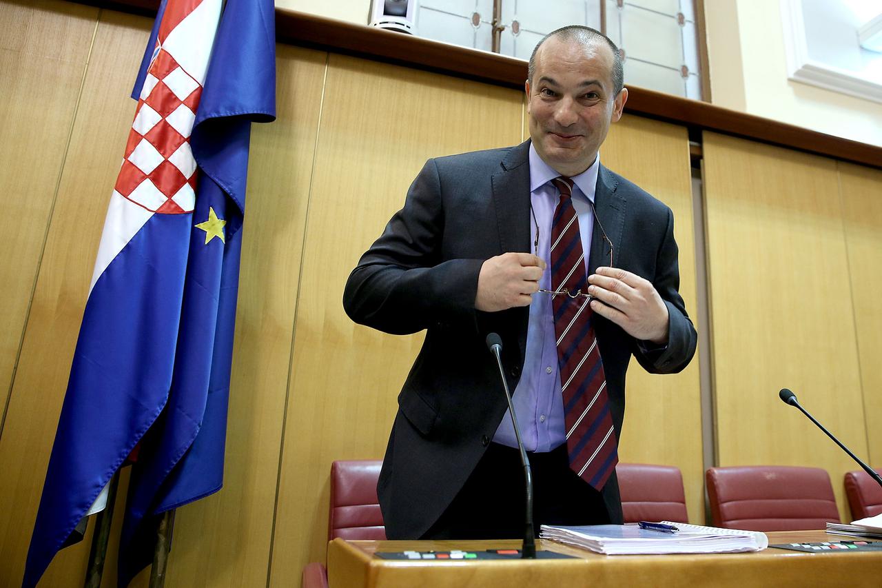 29.04.2015., Zagreb - Raspravom o izmjenana Kaznenog zakona nastavljena je 17. sjednica Hrvatskog sabora. Orsat Miljenic.  