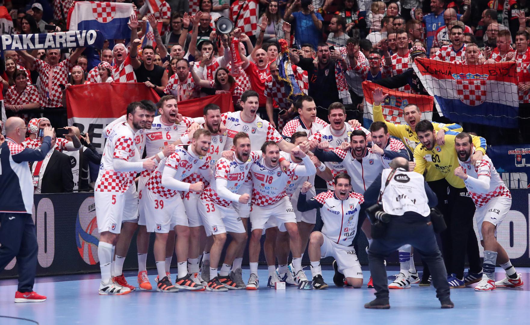 Hrvatski rukometaši su u fantastičnoj završnici pobjedom protiv Njemačke (25:24) osigurali polufinale EP-a