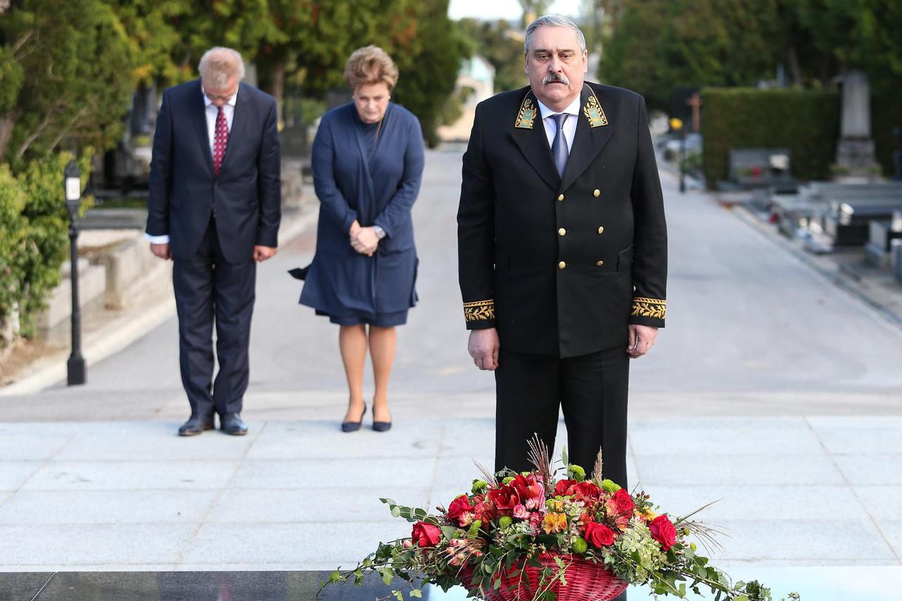 Zagreb: Novi ruski veleposlanik Andrej Nesterenko posjetio je grob prvog hrvatskog predsjednika