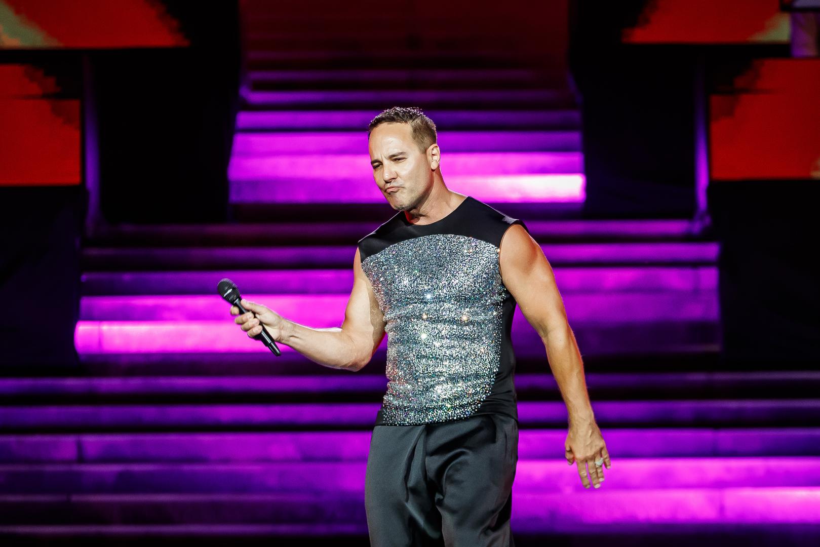  Nastupiti u prostoru prepoznatljive i cijenjene Meštrovićeve galerije za sve je umjetnike velika čast, jer ovaj povijesni prostor nudi spokoj, mir i neprocjenjivu kulturnu baštinu, stvarajući tako savršenu kulisu za ovako posebne večeri.