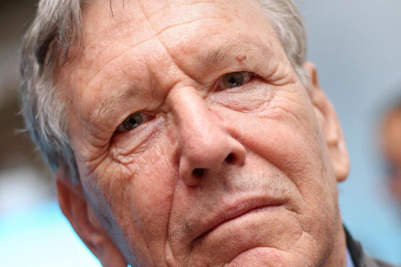 17.03.2011., kino Europa, Zagreb - Poznati izraelski pisac Amos Oz na tribini Razotkrivanje.  Photo: Igor Kralj/PIXSELL