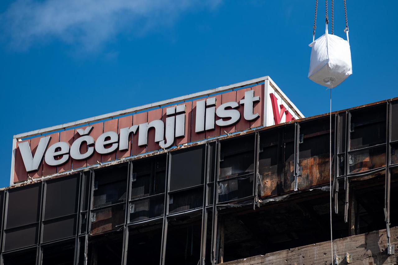 Uklanjanje azbesta s nebodera Vjesnik