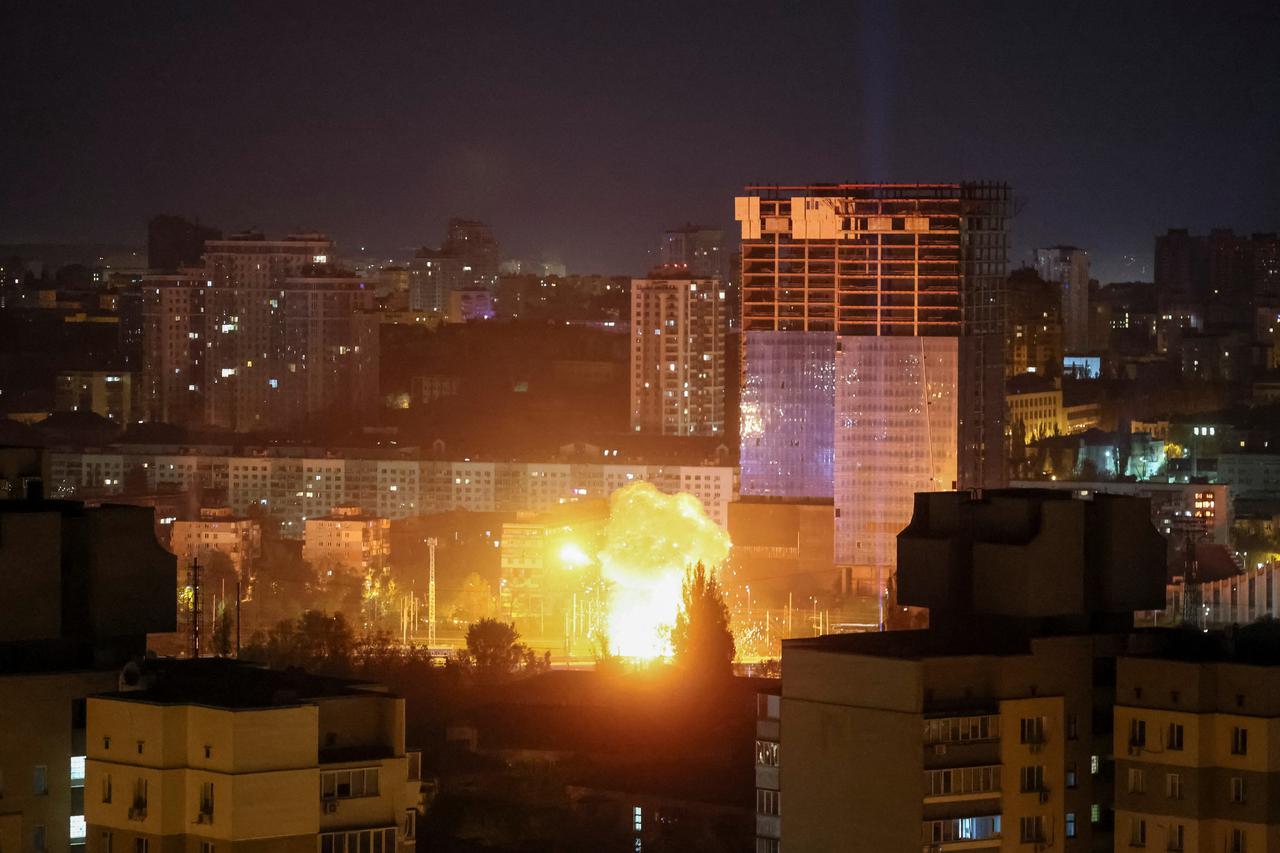 Russian drone and misille strike in Kyiv