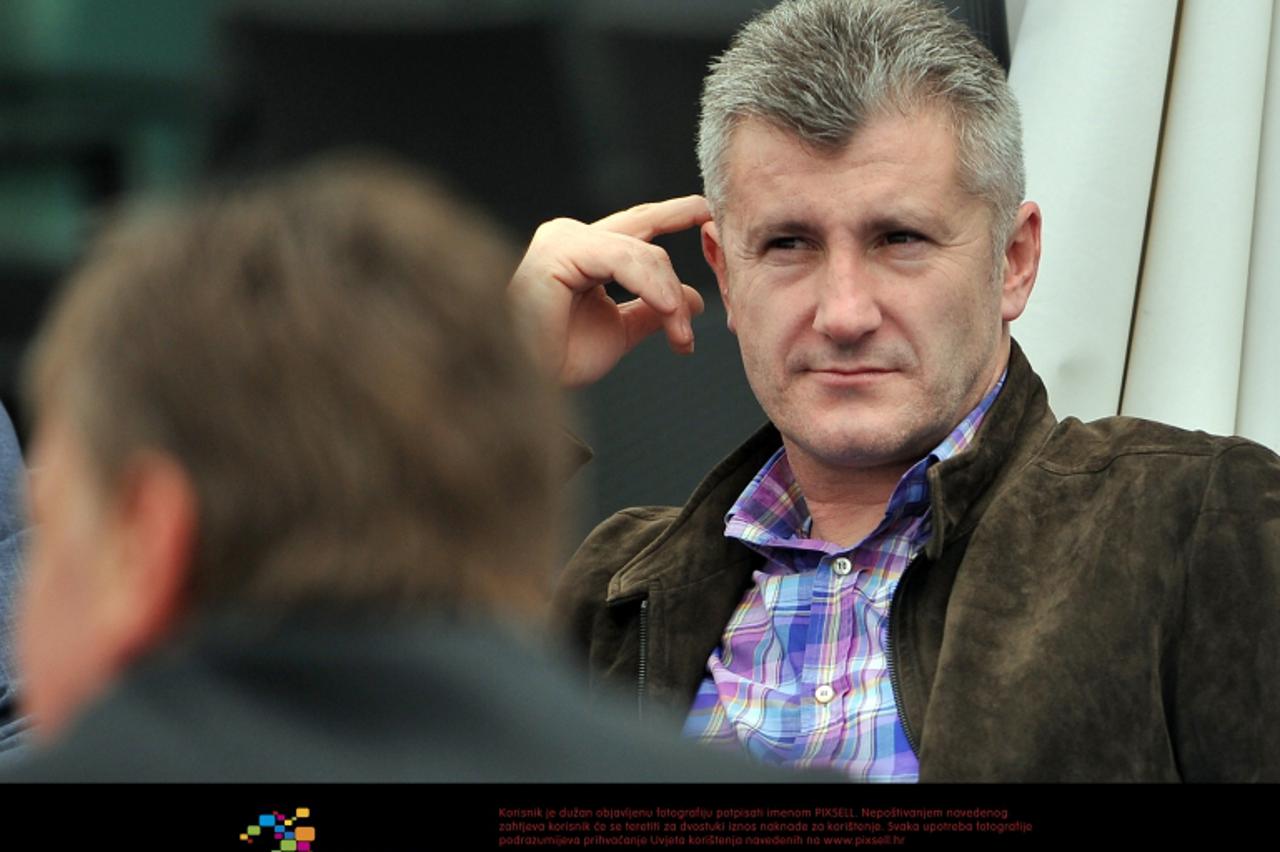 '23.05.2012., Varazdin - Celnistvo Dinama i buduci predsjednik HNS-a Davor Suker stigli su na sastanak s gradonaclnikom Goranom Habusem kako bi pokusali spasiti NK Varazdin. Prije sastanka ugostio ih 
