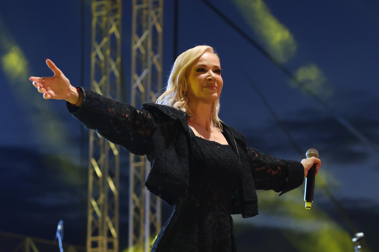 Koncert Jelene Rozge na ljetnoj pozornici Tvr?ave sv. Mihovila u Šibeniku