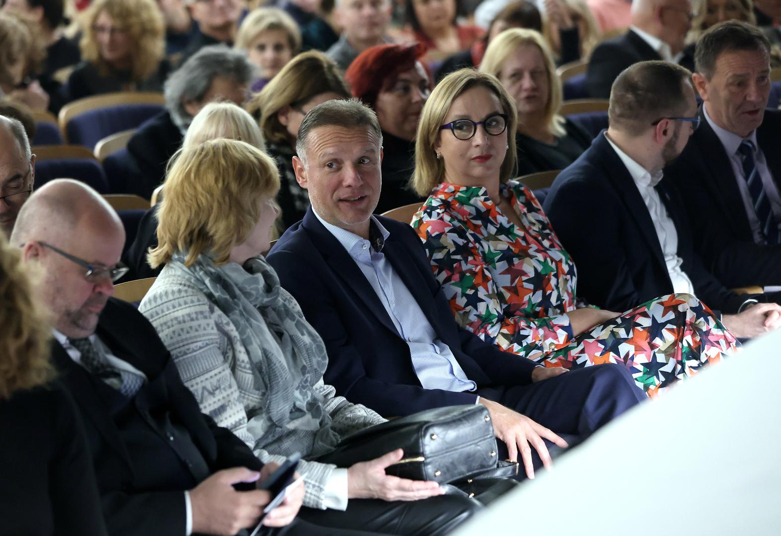 Sudbonosni susret ovog para dogodio se na Krku gdje su oboje ljetovali. 