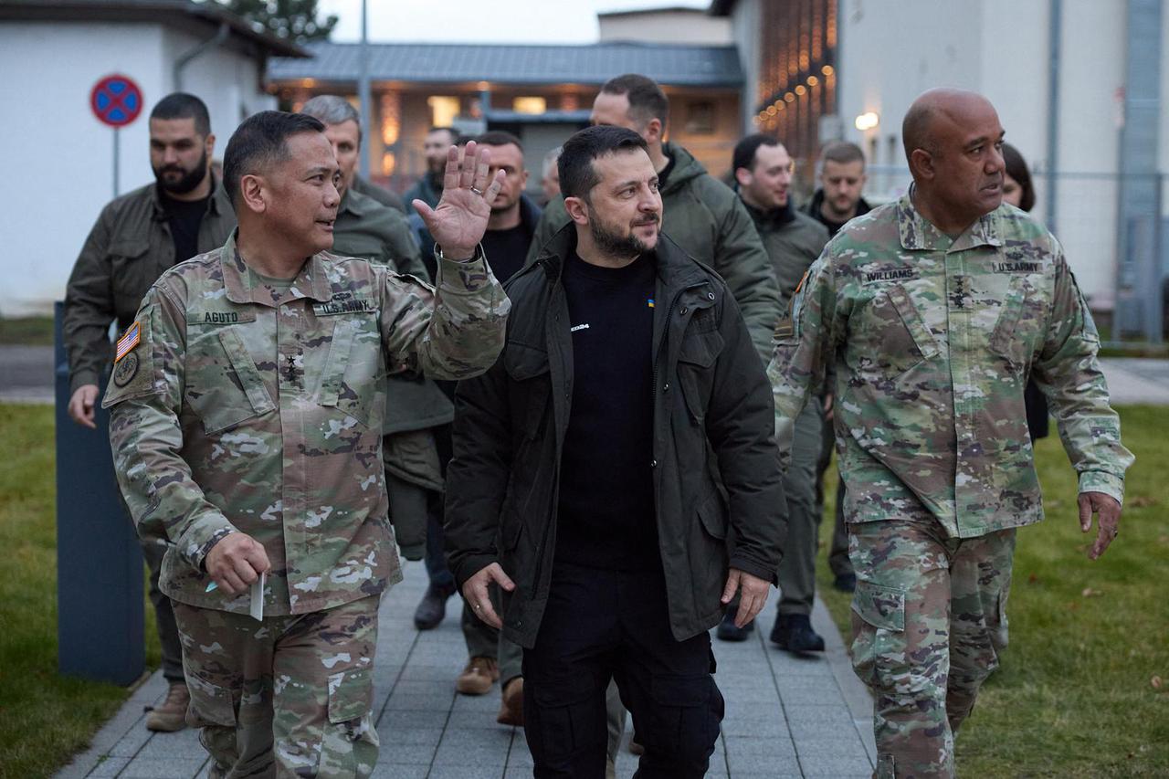 Le président ukrainien Volodymyr Zelensky a visité le commandement de l'armée américaine en Europe et en Afrique à Wiesbaden (Allemagne)