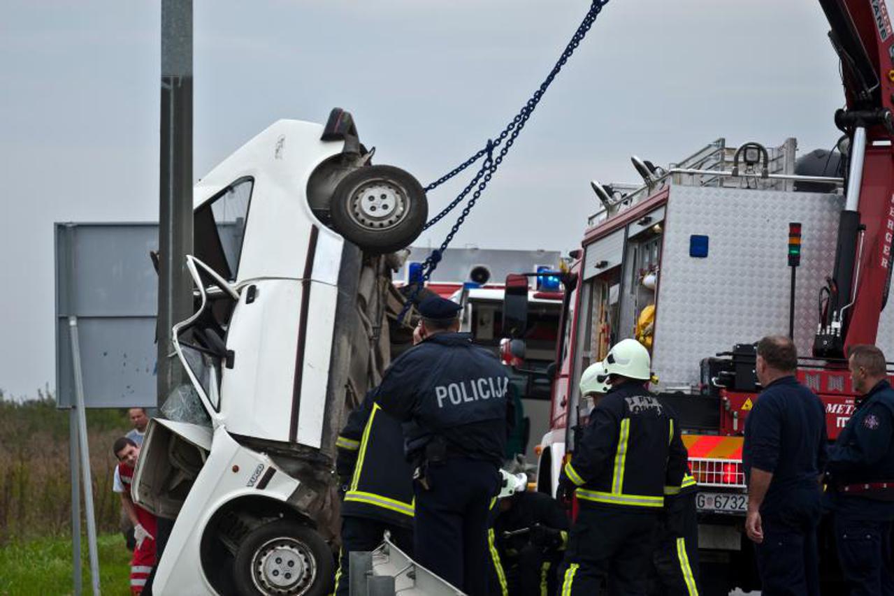 zabio se u ogradu, prometna (1)