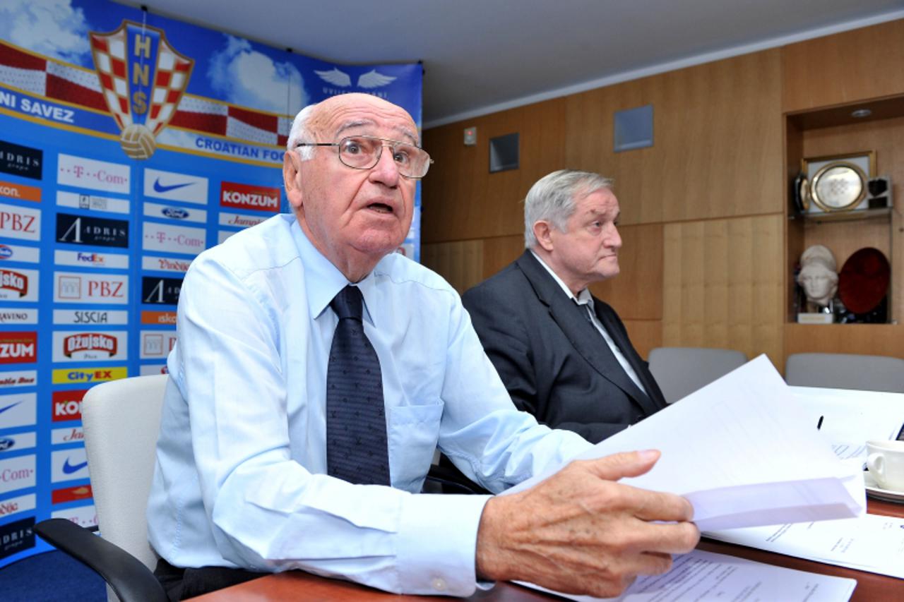 '15.11.2010., Zagreb - Kuca nogometa, izvrsni odbor Hrvatskog nogometnog saveza. Vlatko Markovic, Zorislav Srebric. Photo: Marko Lukunic/PIXSELL'